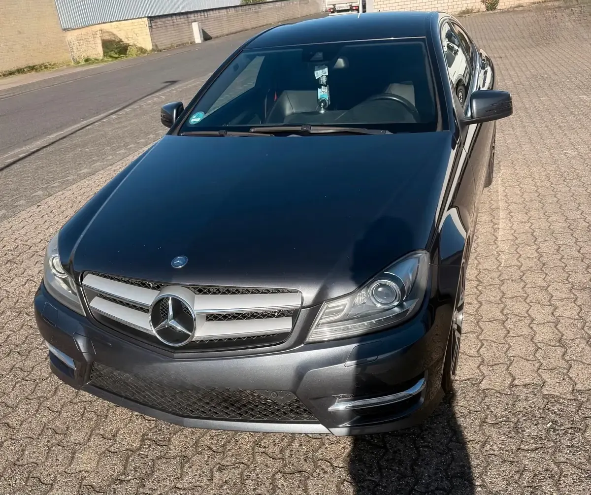 Gebraucht Mercedes C250 AMG 204 PS (150 kW) 2012 Grau Coupé