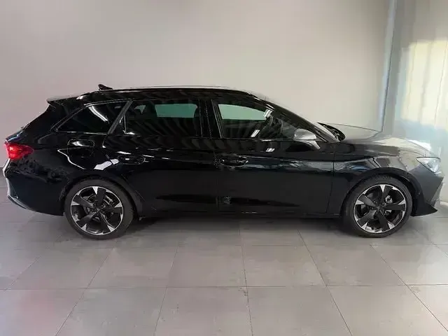 Gebraucht Cupra Leon 150 PS (110 kW) 2025 Mitternachtsschwarz Kombi