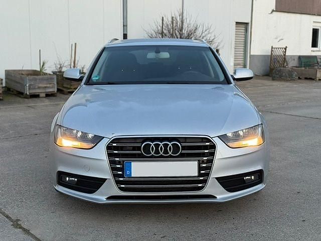 Gebraucht Audi A4 Attraction 120 PS (88 kW) 2012 Silber Kombi