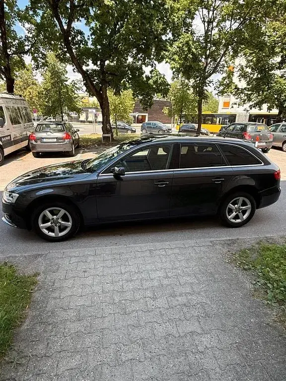 Gebraucht Audi A4 Ambiente 177 PS (130 kW) 2012 Grau Kombi
