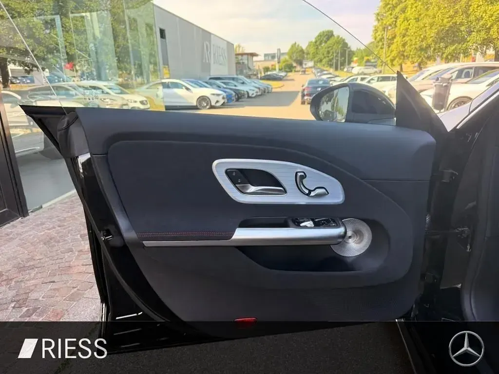 Gebraucht Mercedes CLA220 AMG line 211 PS (155 kW) 2026 Kosmosschwarz Limousine