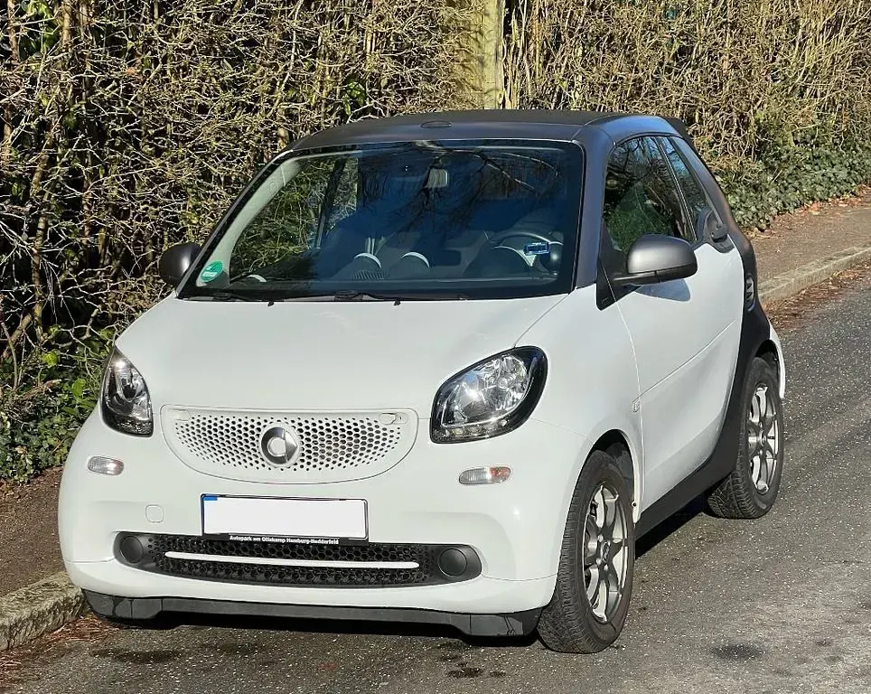 Gebraucht Smart ForTwo Cabrio 71 PS (52 kW) 2016 Weiß Cabrio