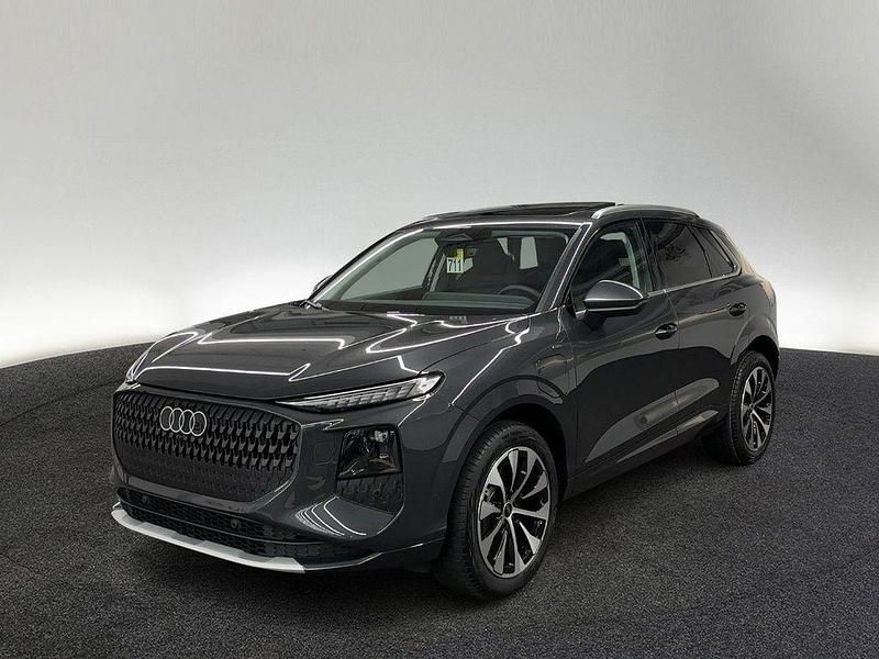 Gebraucht Audi Q3 Ambiente 272 PS (200 kW) 2025 Tamboragrau metallic SUV