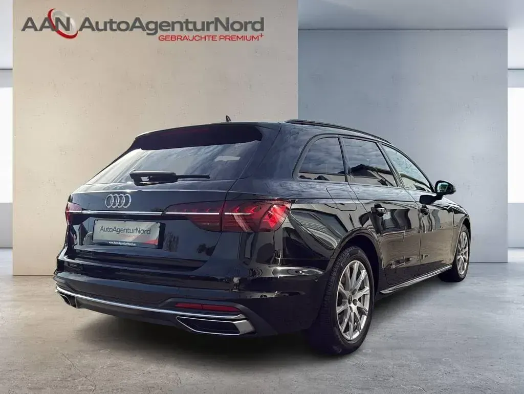 Gebraucht Audi A4 Sport 163 PS (119 kW) 2023 Schwarz Kombi