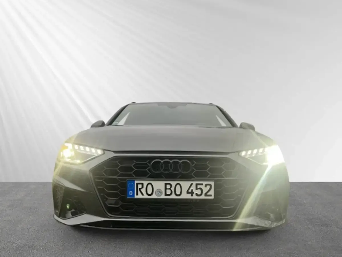 Gebraucht Audi A4 S-Line 150 PS (110 kW) 2024 Grau Kombi