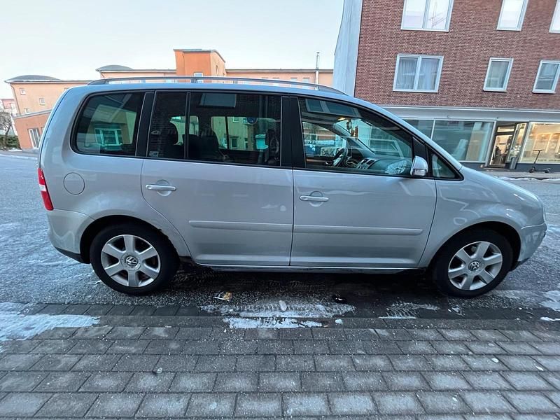 Gebraucht VW Touran 105 PS (77 kW) 2005 Silber Van / Kleinbus