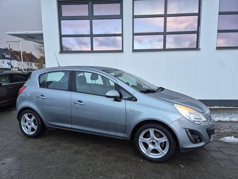 Gebraucht Opel Corsa Innovation 101 PS (74 kW) 2013 Silber Kleinwagen