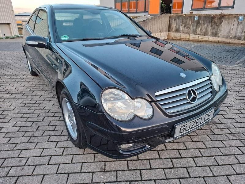 Gebraucht Mercedes C180 143 PS (105 kW) 2006 Schwarz Limousine