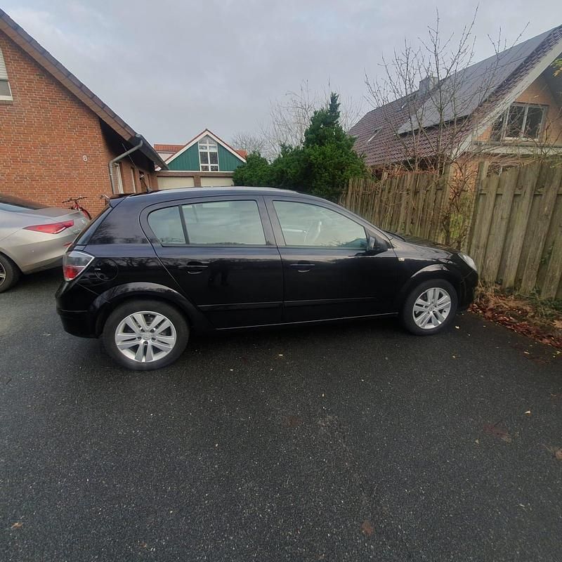 Gebraucht Opel Astra 90 PS (66 kW) 2008 Schwarz Kleinwagen