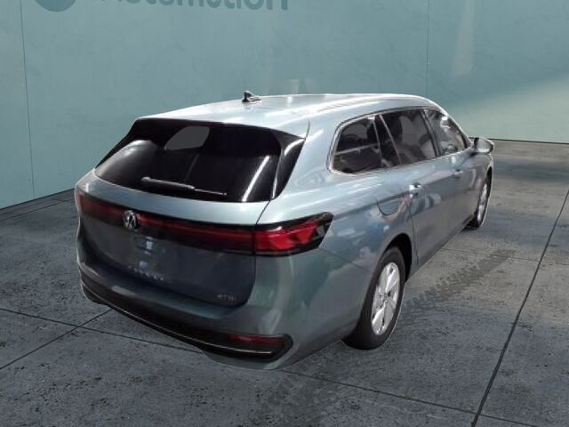 Gebraucht VW Passat IQ Drive 150 PS (110 kW) 2024 Grün Kombi