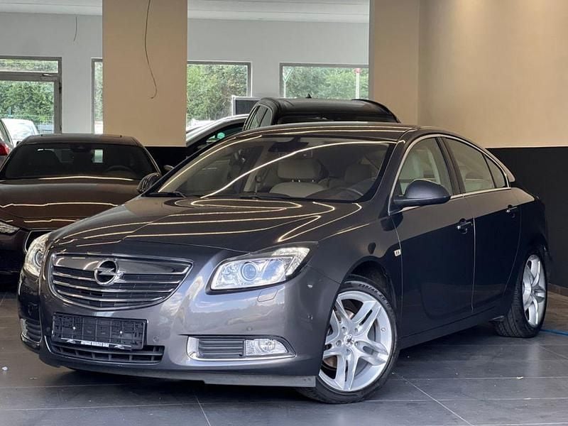 Grau Gebraucht 2010 Opel Insignia Cosmo Limousine | 4.450 € (Fairer Preis) - Bild 1/4