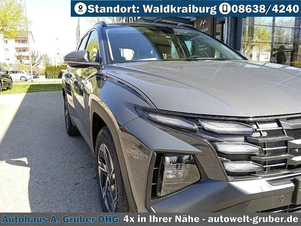Neu Hyundai Tucson Select 150 PS (110 kW) 2026 Ecotronic grey SUV
