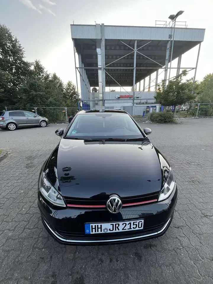 Gebraucht VW Golf VII LOUNGE 110 PS (80 kW) 2015 Limousine