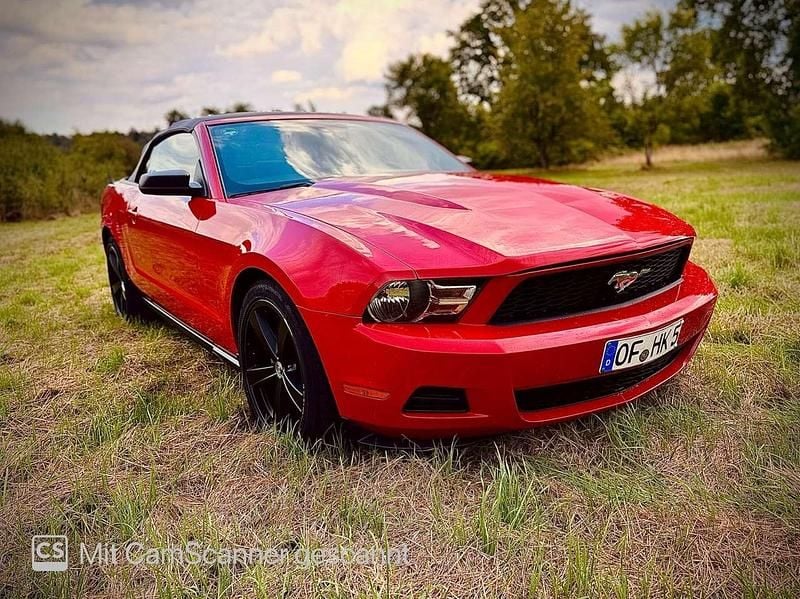 Gebraucht Ford Mustang 213 PS (156 kW) 2010 Rot Cabrio