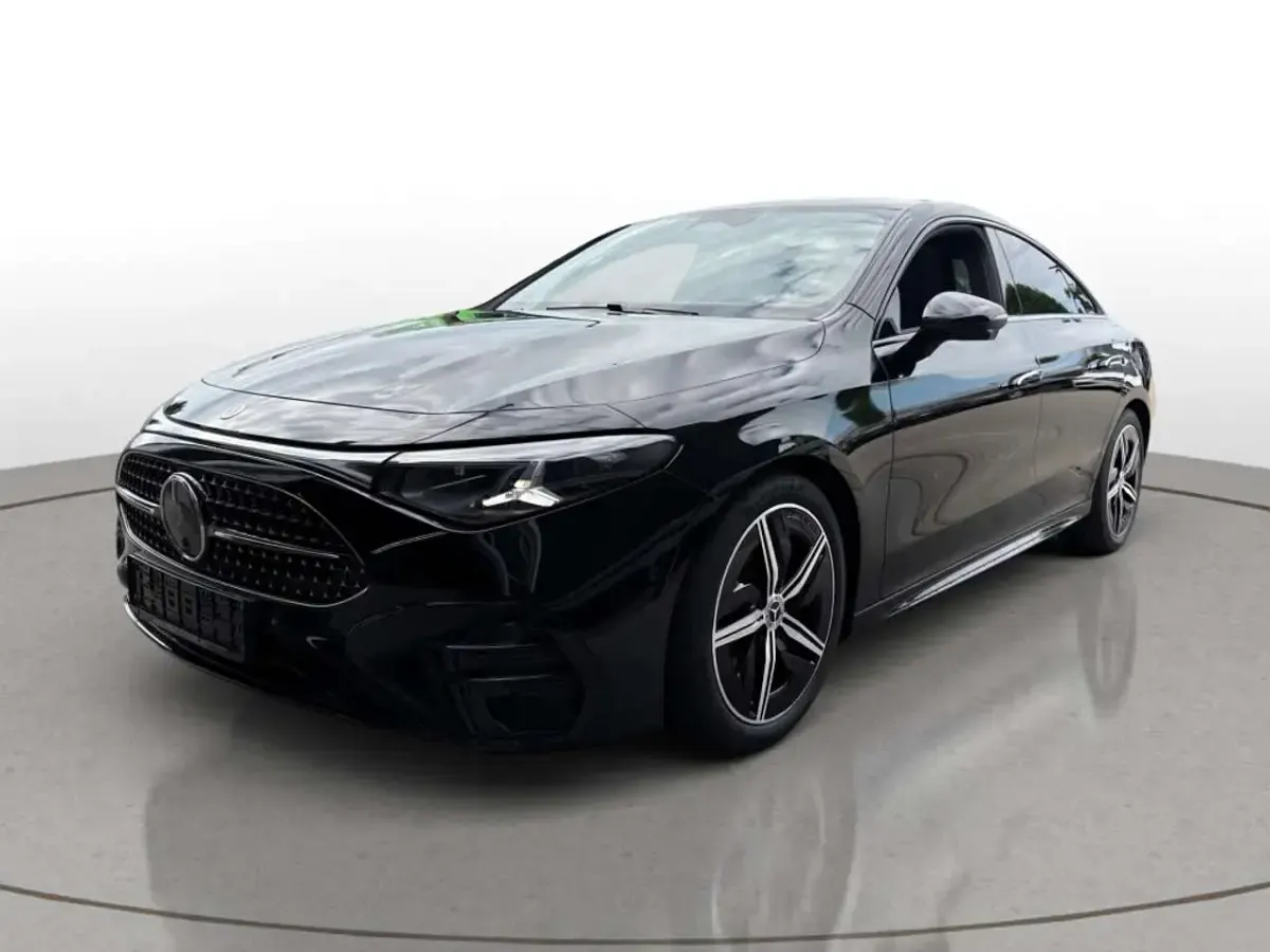 Gebraucht Mercedes CLA200 AMG line 184 PS (135 kW) 2026 Unilack nachtschwarz Limousine