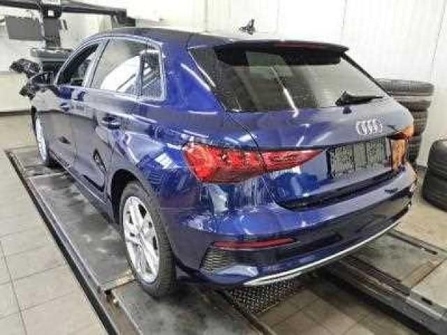 Gebraucht Audi A3 Sportback e-tron Ambiente 204 PS (150 kW) 2022 Navarrablau metallic Kleinwagen