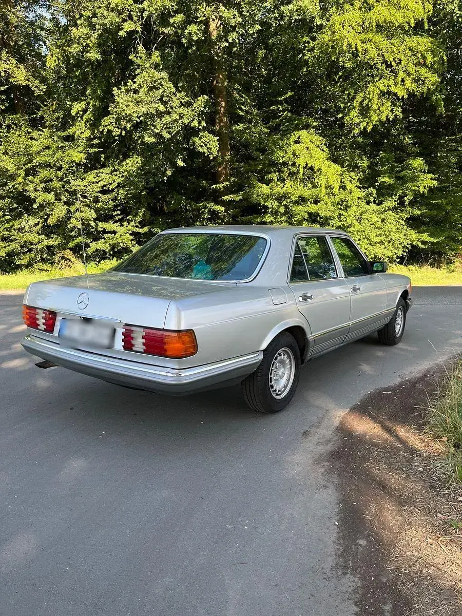 Gebraucht Mercedes 280 185 PS (136 kW) 1983 Silber Limousine