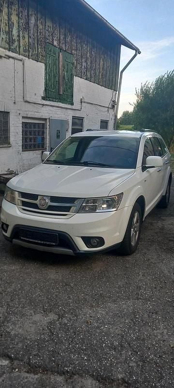 Weiß Gebraucht 2014 Fiat Freemont SUV | 5.999 € (Guter Preis) - Bild 1/4
