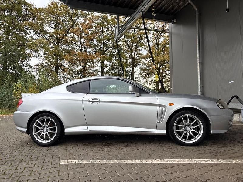 Silber Gebraucht 2004 Hyundai Coupé GLS Coupé | 7.199 € - Bild 1/4