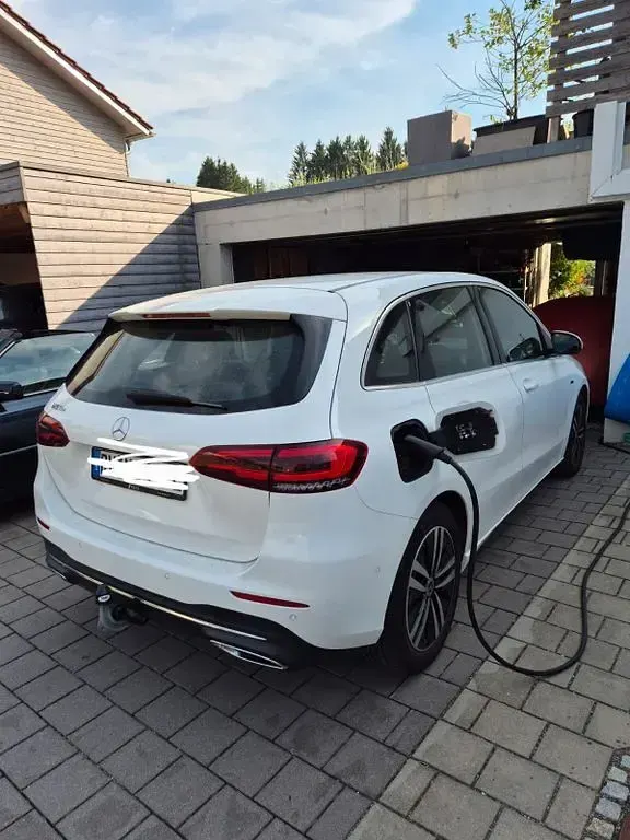 Gebraucht Mercedes B250 218 PS (160 kW) 2021 Weiß Kleinwagen