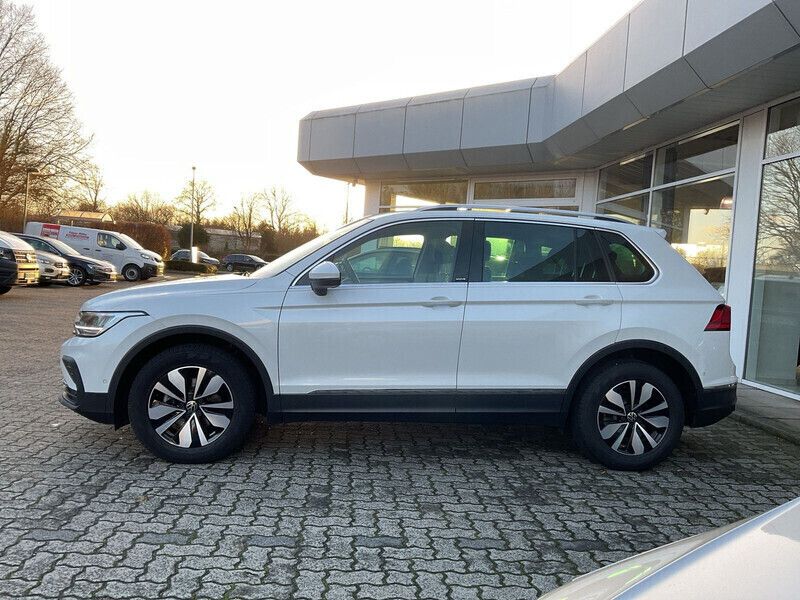 Gebraucht VW Tiguan Move 150 PS (110 kW) 2024 Oryxweiß perlmutteffekt SUV