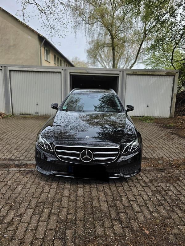 Gebraucht Mercedes E300 245 PS (180 kW) 2018 Schwarz Kombi