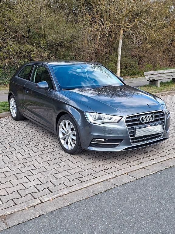 Gebraucht Audi A3 Attraction 179 PS (131 kW) 2013 Grau Limousine