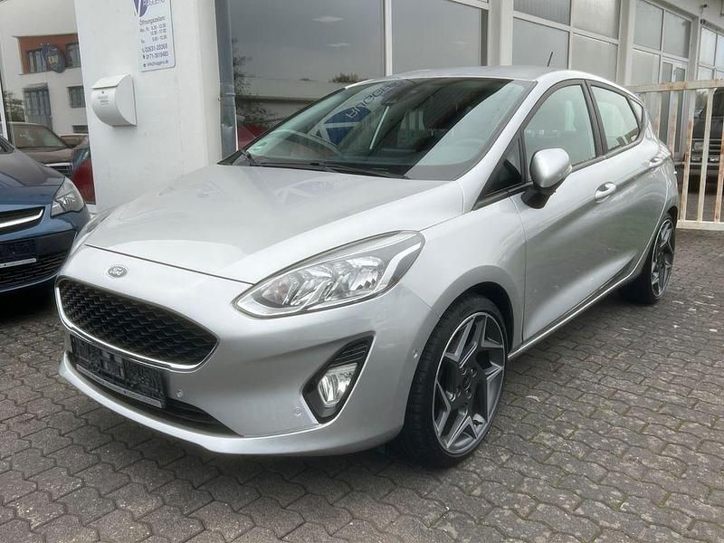 Silber Gebraucht 2018 Ford Fiesta Cool & Connect Kleinwagen | 7.900 € (Guter Preis) - Bild 1/4
