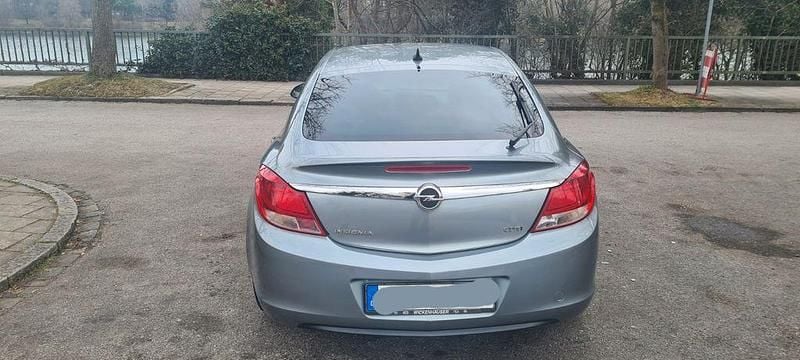 Gebraucht Opel Insignia 131 PS (96 kW) 2011 Silber Limousine