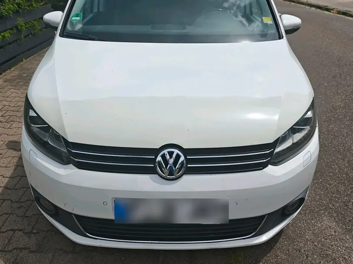 Gebraucht VW Touran 140 PS (102 kW) 2011 Weiß Van / Kleinbus