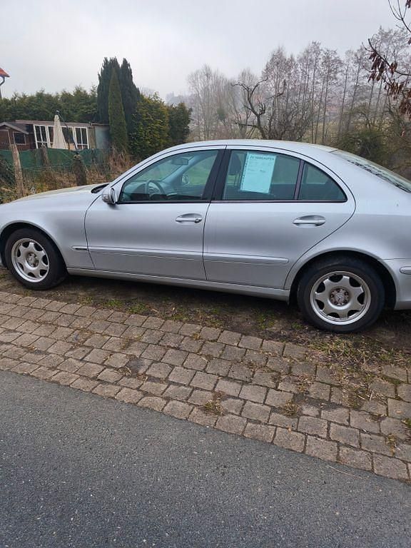 Gebraucht Mercedes 220 150 PS (110 kW) 2002 Silber Limousine