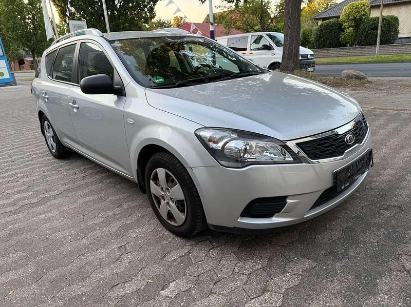 Grau Gebraucht 2011 Kia Ceed 4 Kombi | 2.999 € (Fairer Preis) - Bild 1/4