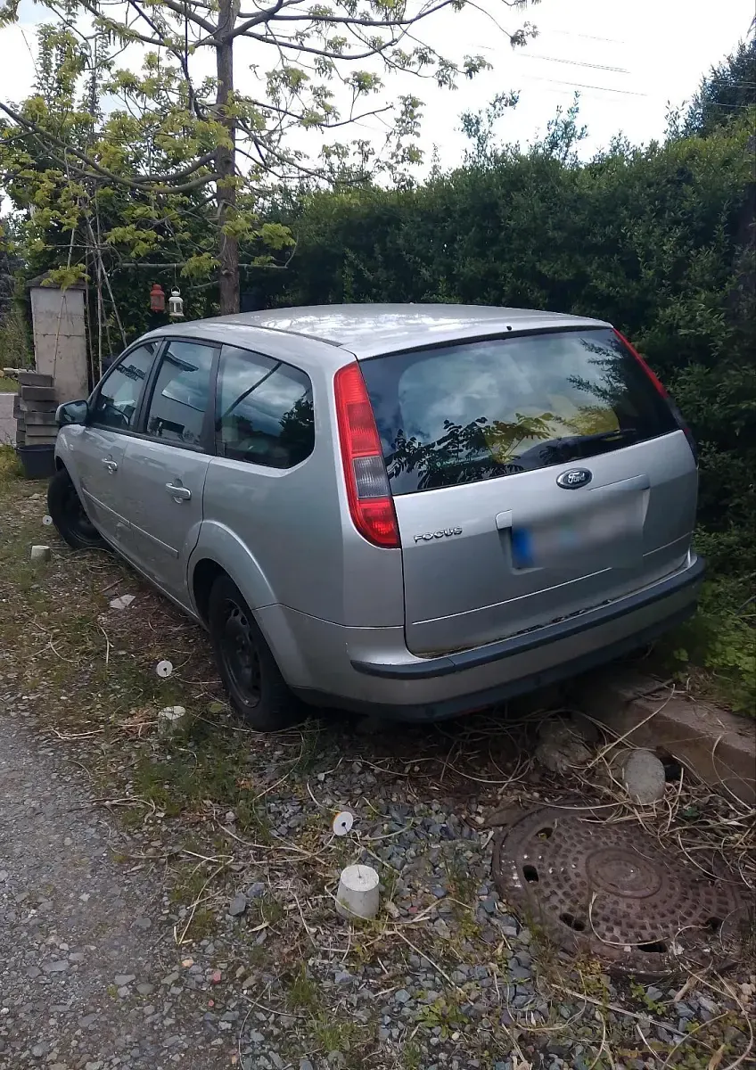 Używany Ford Focus 100 KM (73 kW) 2008 Srebrny Kombi