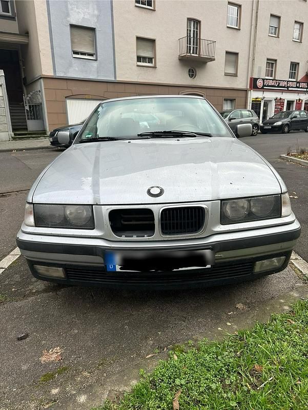 Gebraucht BMW 318 Compact 140 PS (102 kW) 1997 Silber Kleinwagen