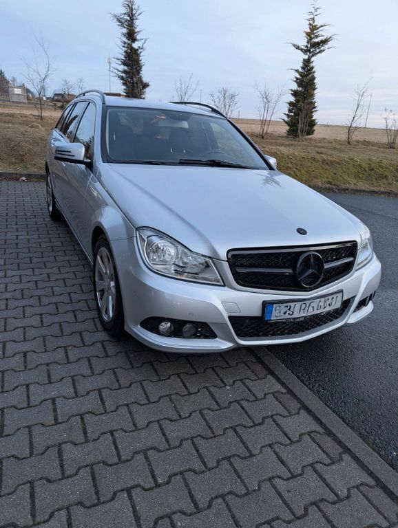 Silber Gebraucht 2014 Mercedes C220 Edition Kombi | 11.999 € - Bild 1/4