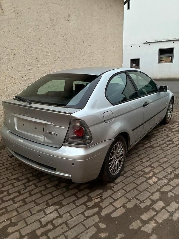 Gebraucht BMW 316 Compact 105 PS (77 kW) 2005 Silber Kleinwagen