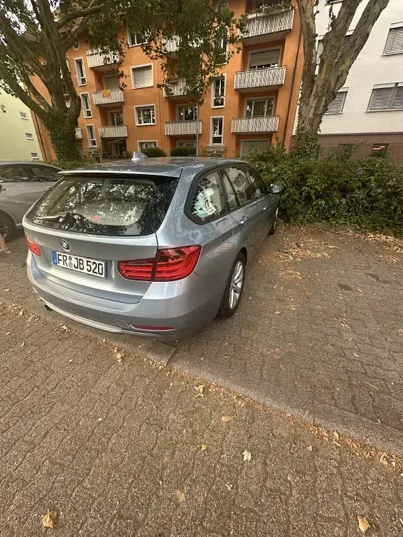 Gebraucht BMW 320 184 PS (135 kW) 2013 Blau Kombi