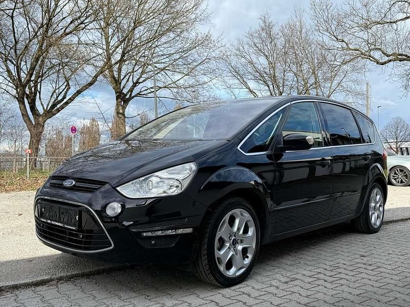 Gebraucht Ford S-MAX Titanium 140 PS (102 kW) 2012 Pantherschwarz metallic Van / Kleinbus