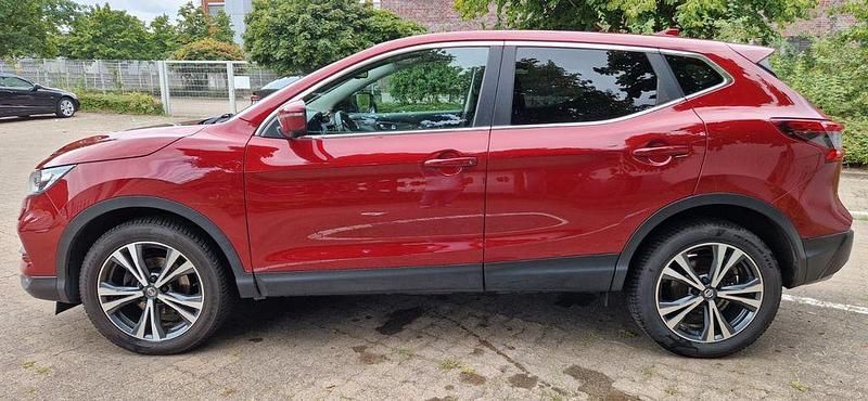 Rot Gebraucht 2019 Nissan Qashqai N-Connecta SUV | 13.900 € (Superpreis) - Bild 1/4