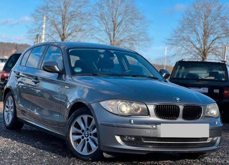 Grau Gebraucht 2011 BMW 118 Efficient Dynamics Kleinwagen | 3.900 € (Fairer Preis) - Bild 1/4