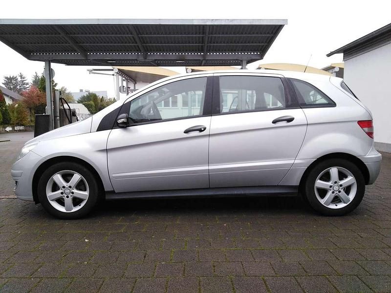 Gebraucht Mercedes B180 109 PS (80 kW) 2008 Polarsilber Van / Kleinbus
