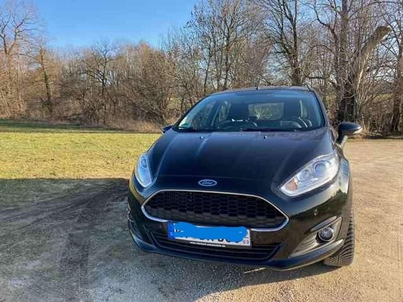 Gebraucht Ford Fiesta 101 PS (74 kW) 2017 Schwarz Limousine