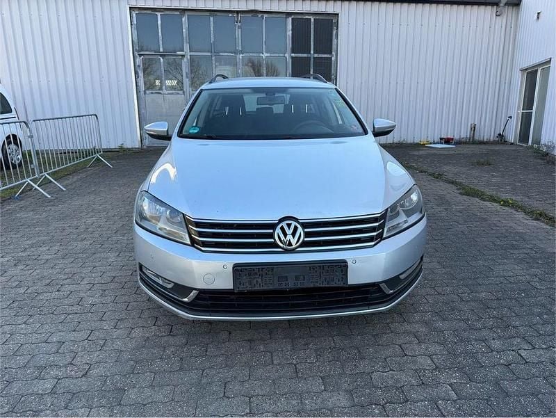 Gebraucht VW Passat Trendline 105 PS (77 kW) 2011 Silber Kombi