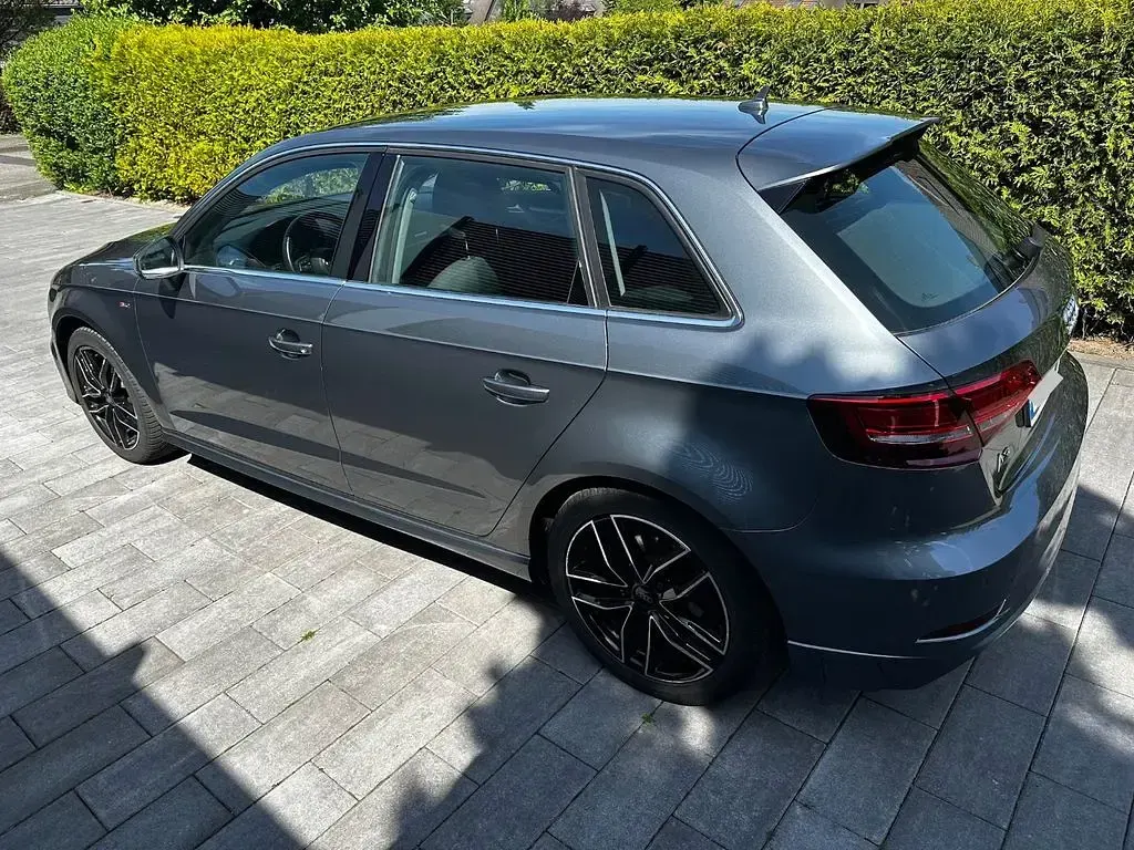 Gebraucht Audi A3 S-Line 150 PS (110 kW) 2018 Grau Limousine