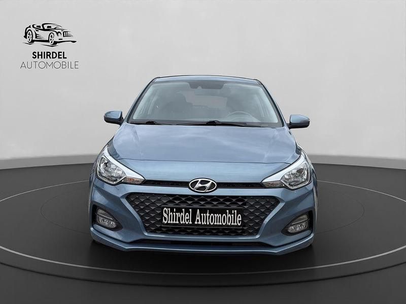 Gebraucht Hyundai i20 Trend 84 PS (61 kW) 2019 Blau Kleinwagen