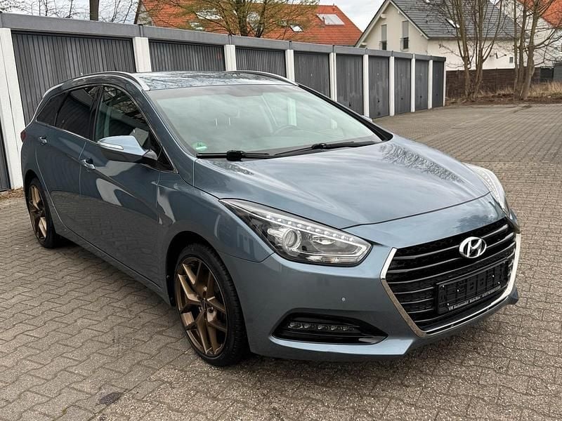 Gebraucht Hyundai i40 Trend 165 PS (121 kW) 2015 Blau Kombi