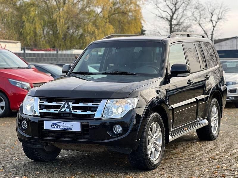 Schwarz Gebraucht 2014 Mitsubishi Pajero Diamant Edition SUV | 20.900 € (Fairer Preis) - Bild 1/4