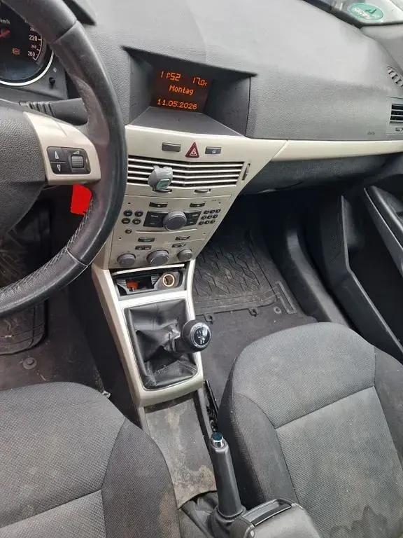 Gebraucht Opel Astra 116 PS (85 kW) 2007 Silber Limousine