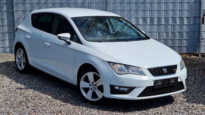Usado Seat Leon FR 140 HP (102 kW) 2013 Branco Sedan