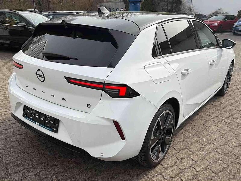 Neu Opel Astra 114 kW (156 PS) 2026 Lack weiss banquise/typ aussen Limousine
